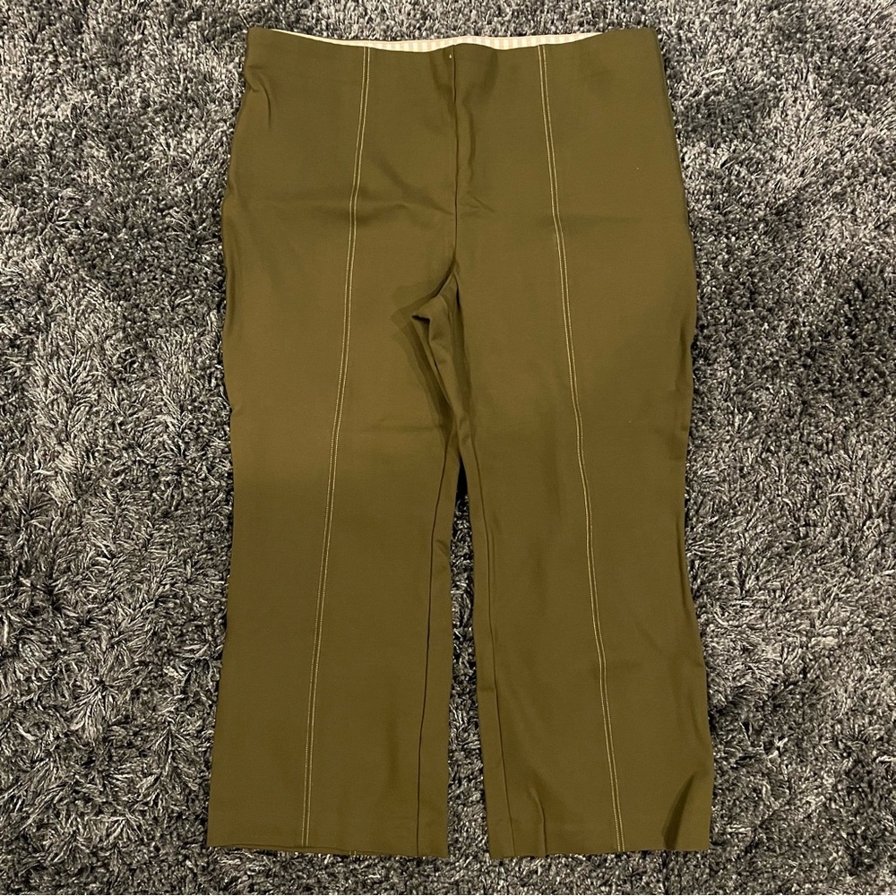 🌸ANTHROPOLOGY GREEN ESSENTIAL CROPPED FLARE PANTS SIZE XL🌸 - Picture 3 of 5
